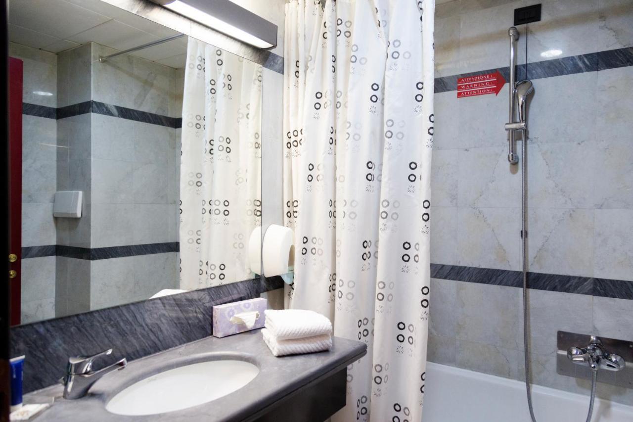 Ih Hotels Milano Blu Visconti Trezzano sul Naviglio Extérieur photo